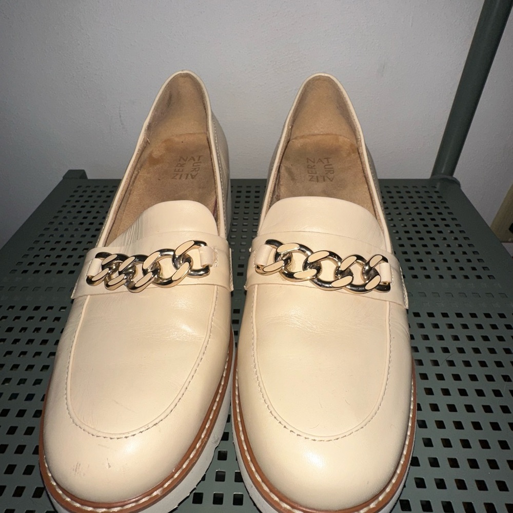 Naturalizer Cream Loafers with Gold Chain Accent